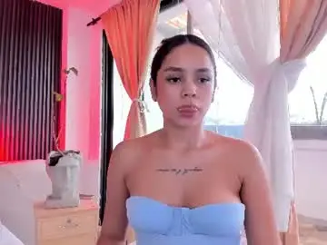 Carolinefyre  live sex cam