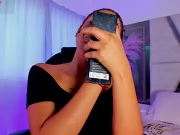 Carolinefyre  live sex cam