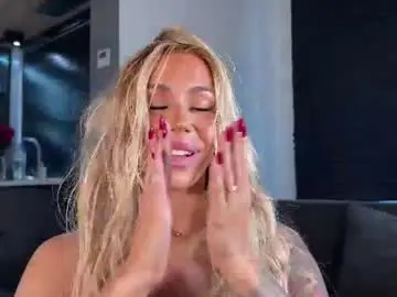 Creambaby1  live sex cam
