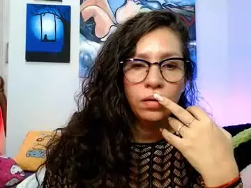 Goddessnahi  live sex cam