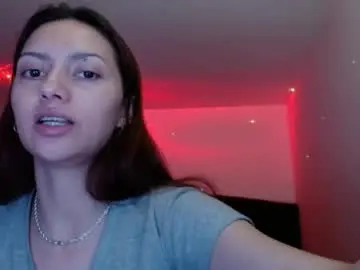 Holy_julii  live sex cam