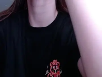 Holy_julii  live sex cam