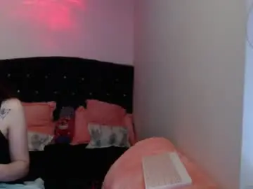 Holy_julii  live sex cam