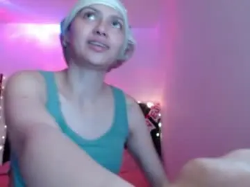 Holy_julii  live sex cam