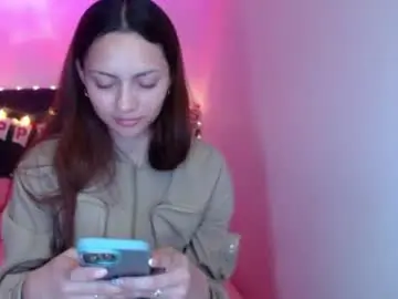 Holy_julii  live sex cam