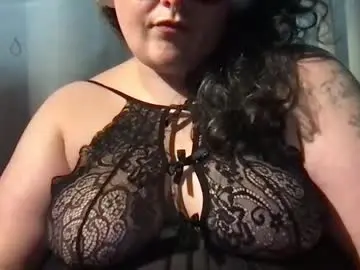Sassysuzie  live sex cam