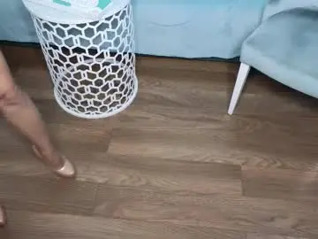 Su4e4ka555  live sex cam