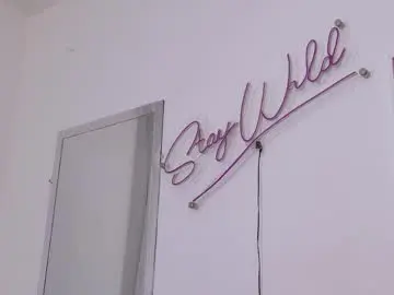 Adele_latinlady  live sex cam
