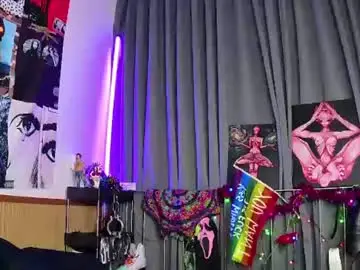 Circusgirlie  live sex cam