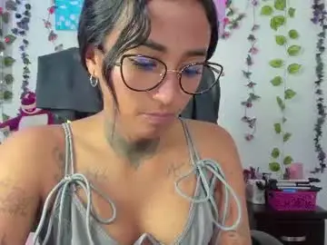 _kitty_moon2  live sex cam