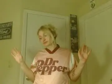 Braindeadbetty  live sex cam