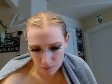 Braindeadbetty  live sex cam