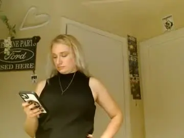 Braindeadbetty  live sex cam
