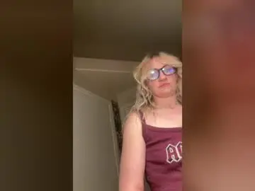 Braindeadbetty  live sex cam