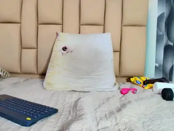 Hannah_teehn  live sex cam