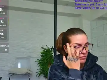 Ivoryswan  live sex cam