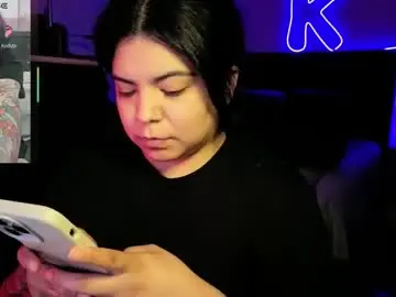 Kimmiakiss22  live sex cam