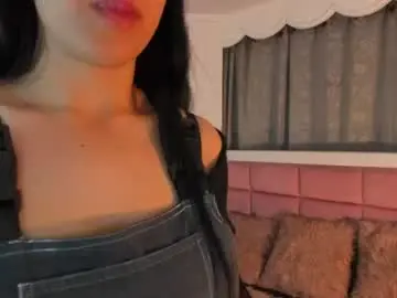 Luccy_velvet  live sex cam