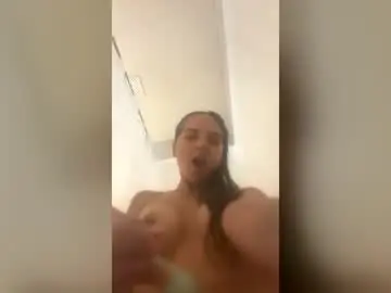 Xeniabird  live sex cam