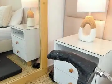 Antoniaross  live sex cam
