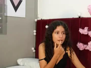Dirtylittlemindd  live sex cam
