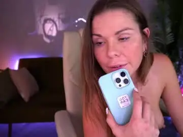Kissablekira  live sex cam