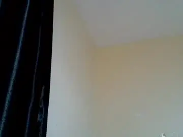 Petite_melinda  live sex cam