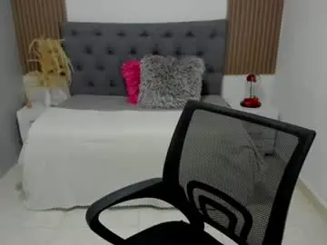 Vixen_30  live sex cam