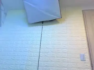 Yunkeyc  live sex cam