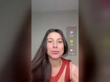 Carolzinhalux69  live sex cam