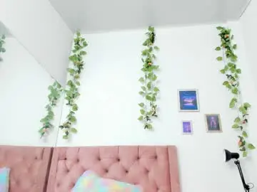 Hade_77  live sex cam