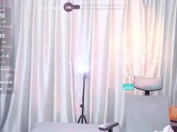 Lucy__bb  live sex cam