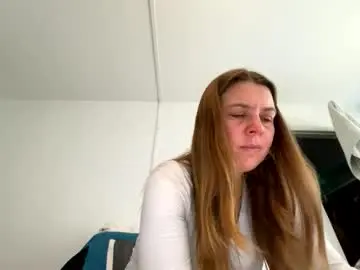 Browneyedslut26  live sex cam