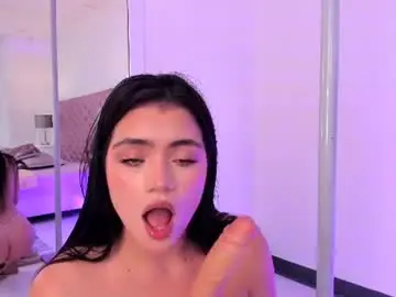 Crisly_gh  live sex cam