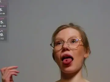 Esme_kitty  live sex cam