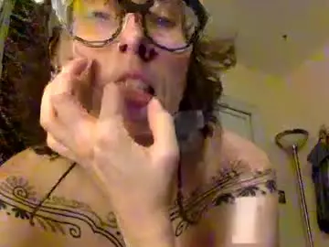 Lustforllama  live sex cam