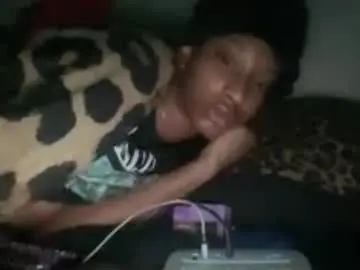 Prettyfacefemale  live sex cam