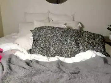 Sexxylaurab  live sex cam