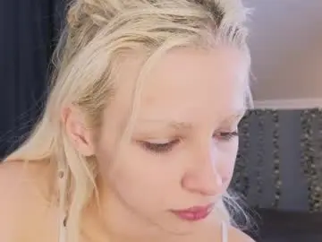 Vienna_gones  live sex cam