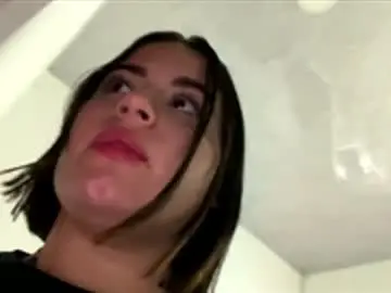 Katey_curvy01  live sex cam