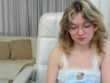 Lucia_copper  live sex cam