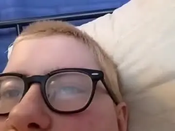 Midnightmochi69  live sex cam