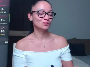 Serenesophi  live sex cam