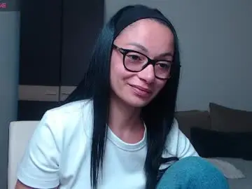 Serenesophi  live sex cam