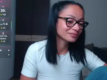 Serenesophi  live sex cam