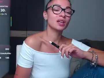 Serenesophi  live sex cam
