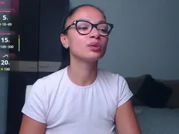 Serenesophi  live sex cam