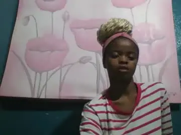 Sexyyonger  live sex cam