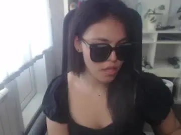 Anda_here  live sex cam