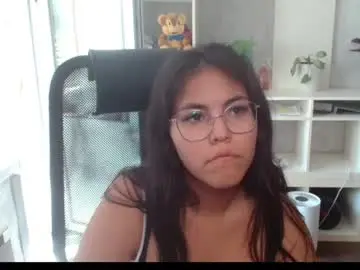 Anda_here  live sex cam